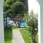 Family Friendly With A Swimming Pool - 4235 Apartamento *