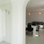 Family Friendly With A Swimming Pool - 4235 Apartamento *