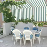 Apartmán Family Friendly With A Swimming Pool - 4235