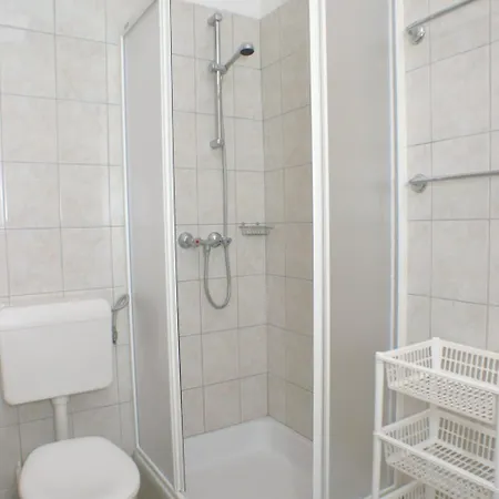 Family Friendly With A Swimming Pool - 4235