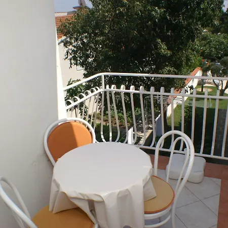 Family Friendly With A Swimming Pool - 4235 Apartament *