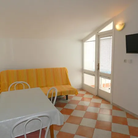 Family Friendly With A Swimming Pool - 4235 Apartment Vodice
