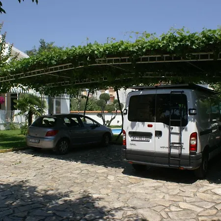 Apartament Family Friendly With A Swimming Pool - 4235 Vodice