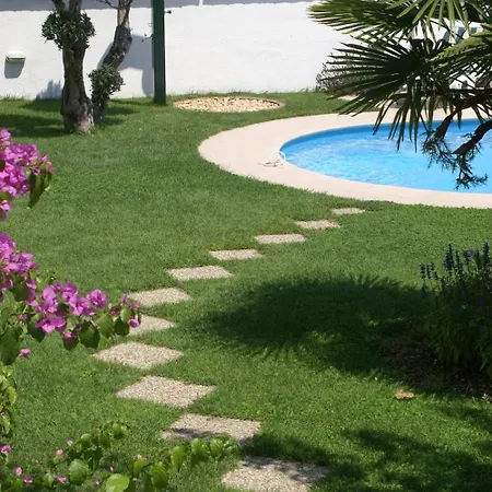 Family Friendly With A Swimming Pool - 4235 Apartment