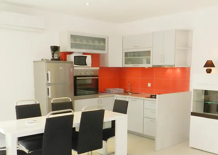 Family Friendly With A Swimming Pool - 4235 Appartement Vodice