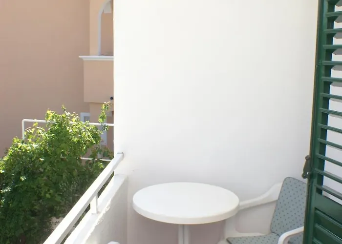 アパート Family Friendly With A Swimming Pool - 4235 *