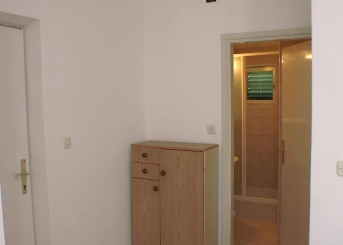 Appartement Family Friendly With A Swimming Pool - 4235 Vodice