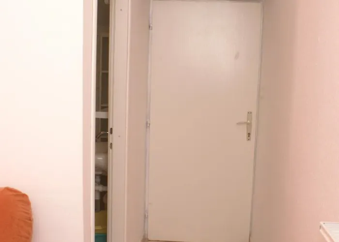 アパート Family Friendly With A Swimming Pool - 4235 *