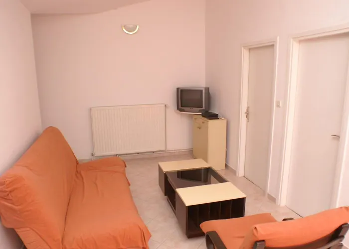 Family Friendly With A Swimming Pool - 4235 Vodice