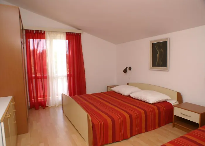 Family Friendly With A Swimming Pool - 4235 Appartement Vodice