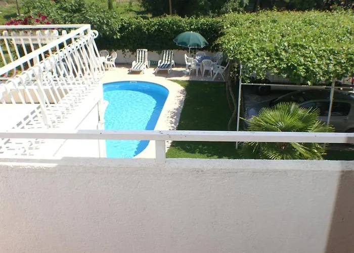 Family Friendly With A Swimming Pool - 4235 *