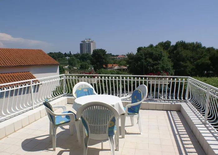 Appartement Family Friendly With A Swimming Pool - 4235 Vodice
