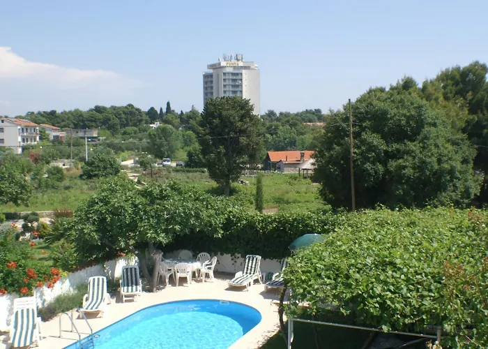 Family Friendly With A Swimming Pool - 4235 * Vodice