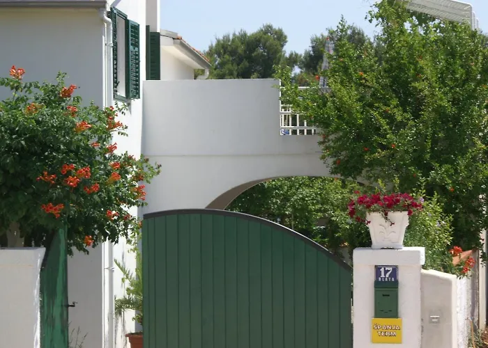 アパート Family Friendly With A Swimming Pool - 4235 ヴォディツェ